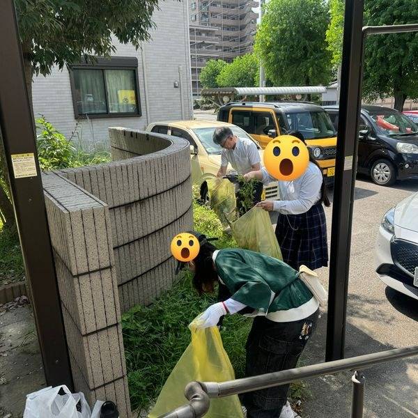 **🌿 春日井翔陽高等学院の生徒たちが「marché」で草抜きボランティアに挑戦しました！🌿**